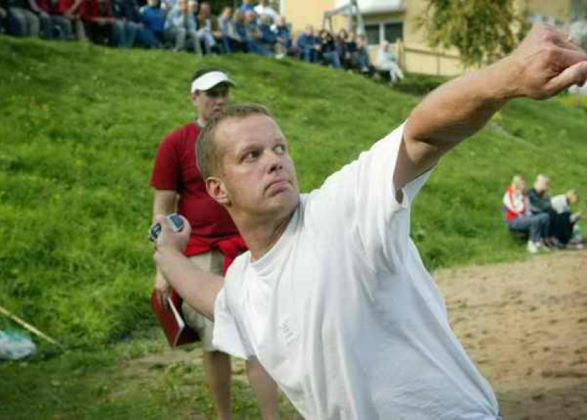 В Ростове впервые пройдет чемпионат по метанию мобильных телефонов