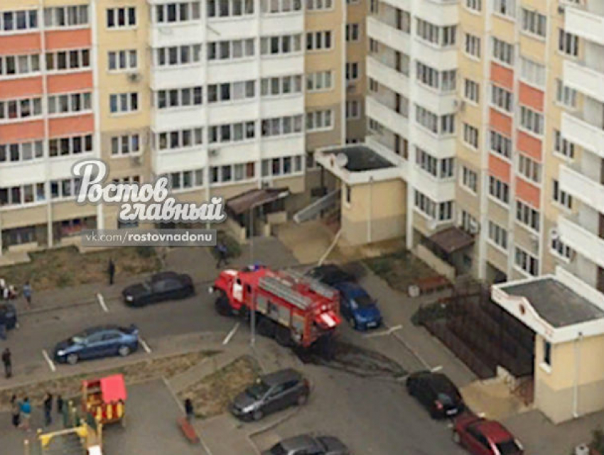 Адское пламя в шахте лифта заблокировало в квартирах многоэтажки многих жителей в Ростове