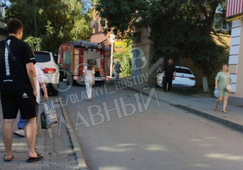В Ростове две поликлиники эвакуировали из-за кошелька 