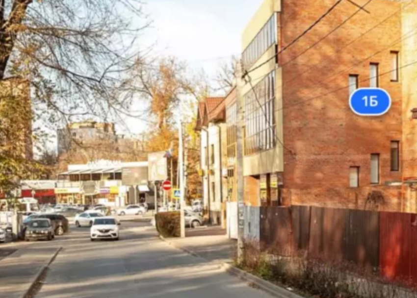 В Ростове третий год не могут продать участок в переулке Кривошлыковском