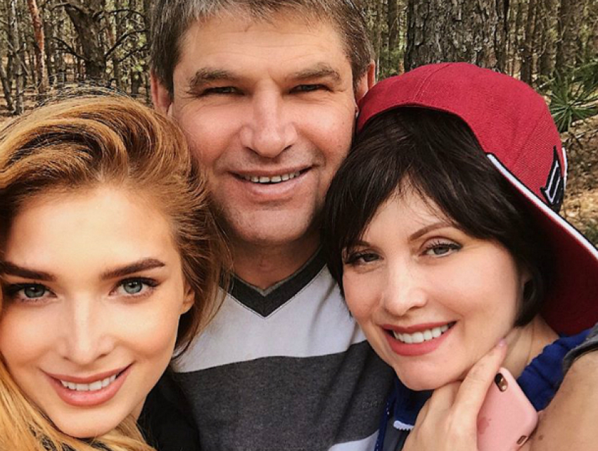 Удивительную любовь своей «молодой» мамы и «приятного» папы в ростовском лесу показала Татьяна Котова