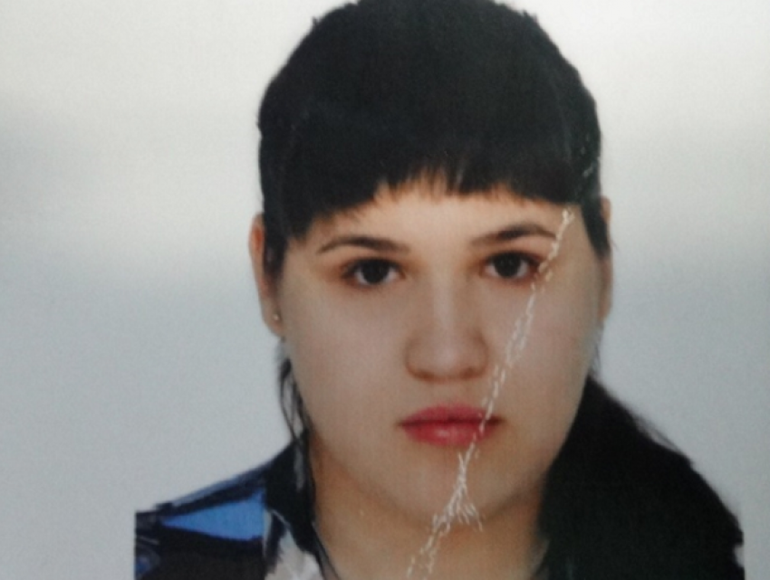 Молодая брюнетка с карими глазами пропала в Ростовской области 