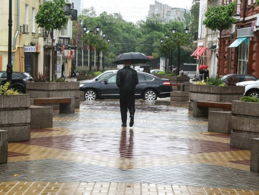 Небольшим дождем и прохладной погодой встретит вторник ростовчан