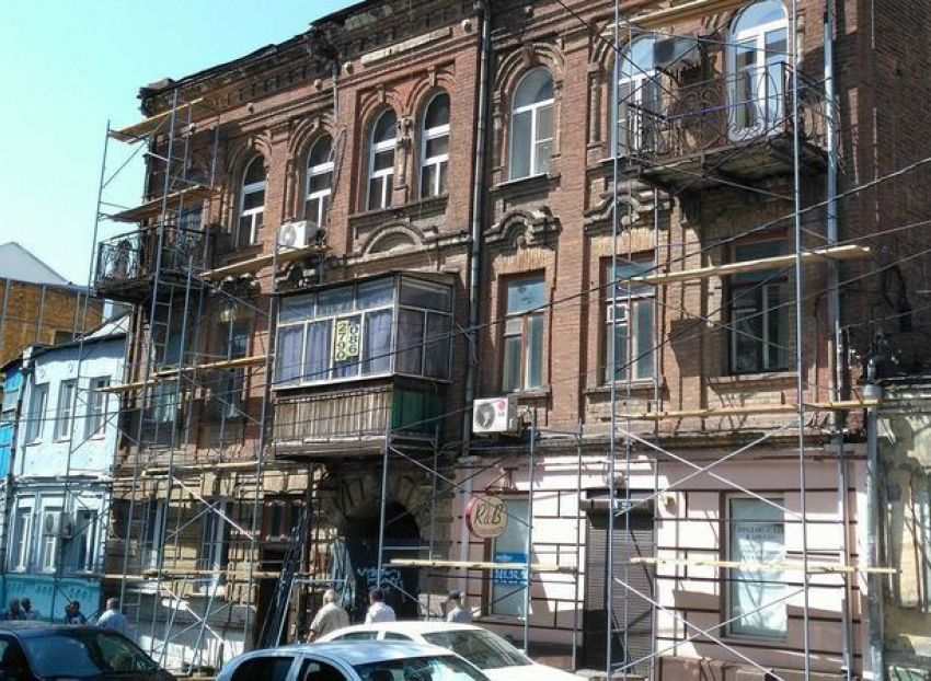 Перестать уродовать штукатуркой историческое лицо города требует архитектор из Ростова