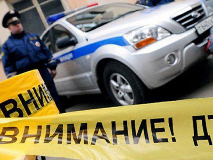 В Ростове автоледи протаранила машину сотрудника полиции