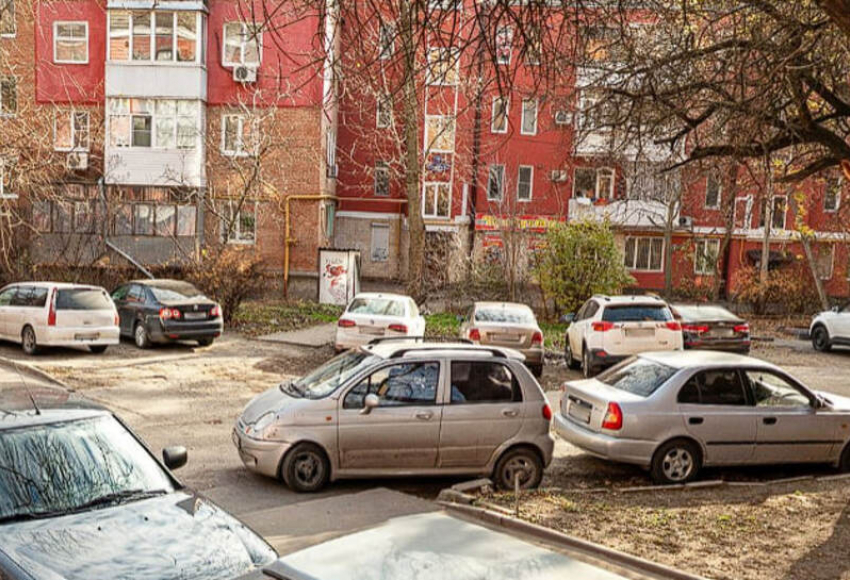 Неизвестный напал с ножом на мужчину на Сельмаше в Ростове — погиб прохожий