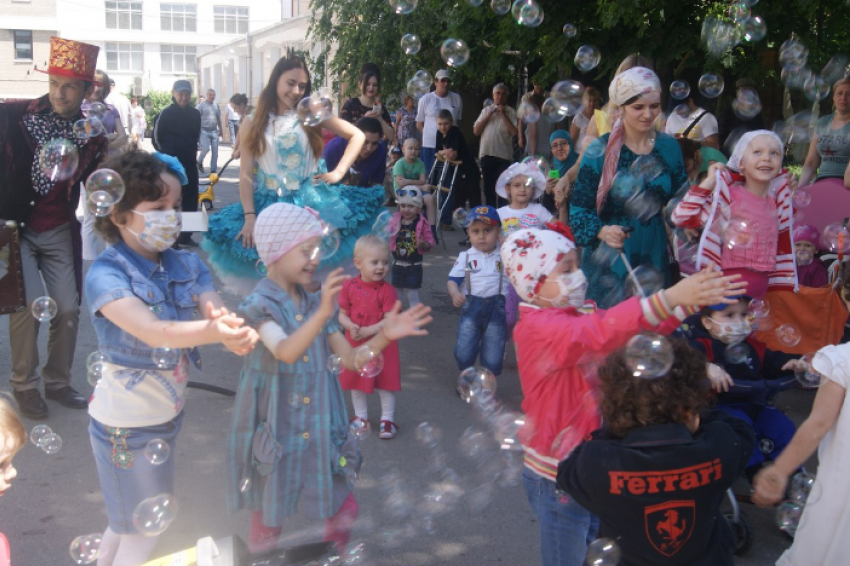  В Ростове устроили праздник для онкобольных детей 