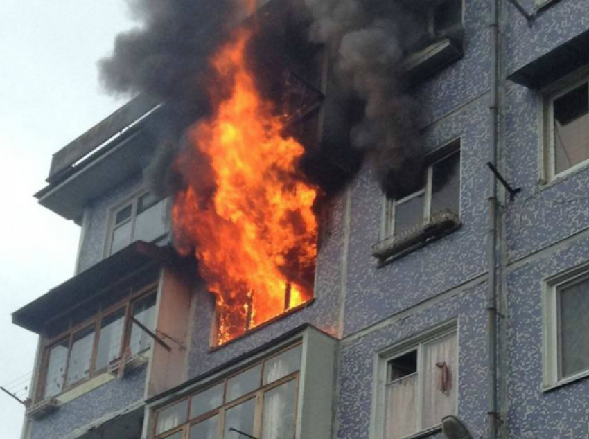 Женщина отчаянно боролась за жизнь при пожаре в ростовской пятиэтажке