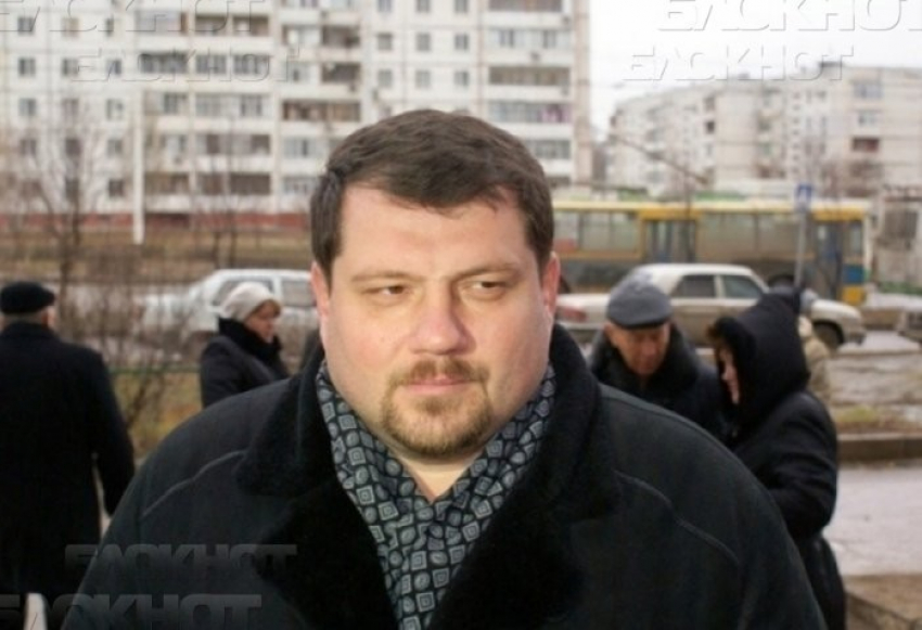 Руководителя департамента строительства в Ростовской области осудили на 9 лет за взятку