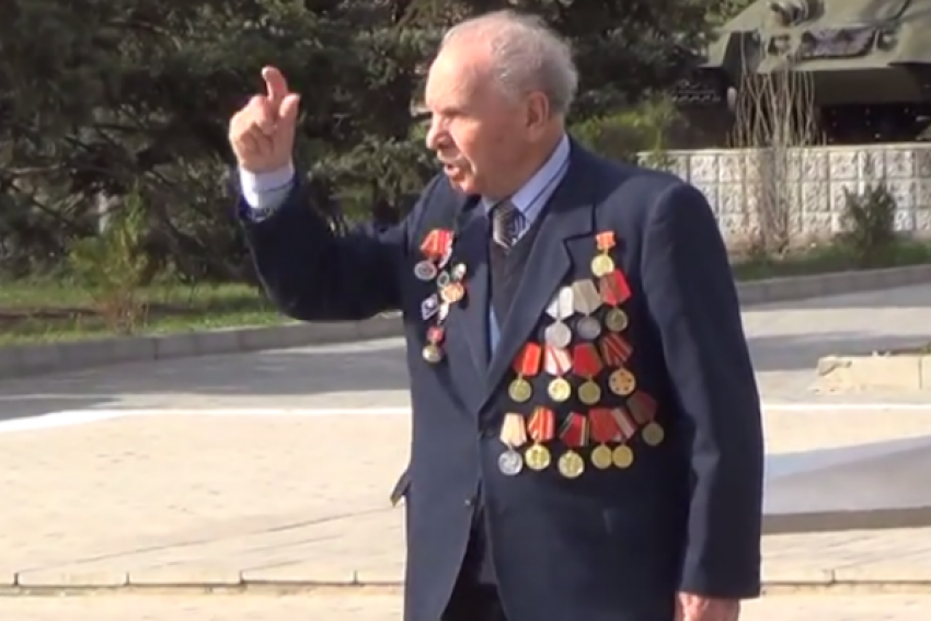 В Ростовской области ветеран умер во время выступления на митинге ко Дню Победы