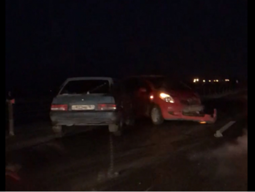 Два массовых ДТП перекрыли Западный въезд в Ростов и собрали за собой «хвост» из автомобилей