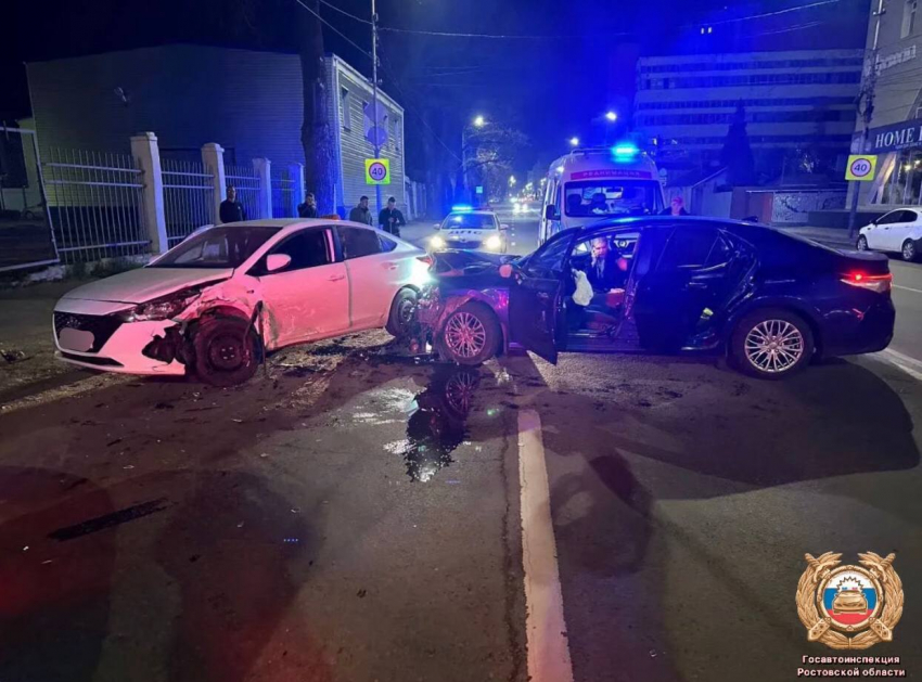 В ночном ДТП на Театралке в Ростове пострадали два человека