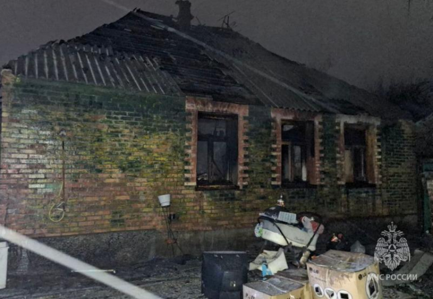 Двое мужчин погибли в ночном пожаре в Ростовской области