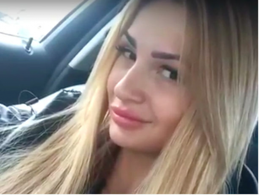 «Чарующая» красавица-блондинка раскрыла на видео для ростовских девушек свой главный секрет