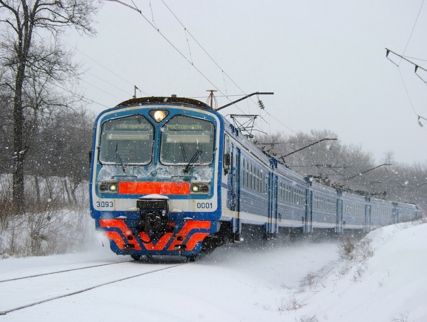 Шесть электричек временно отменили в Ростовской области