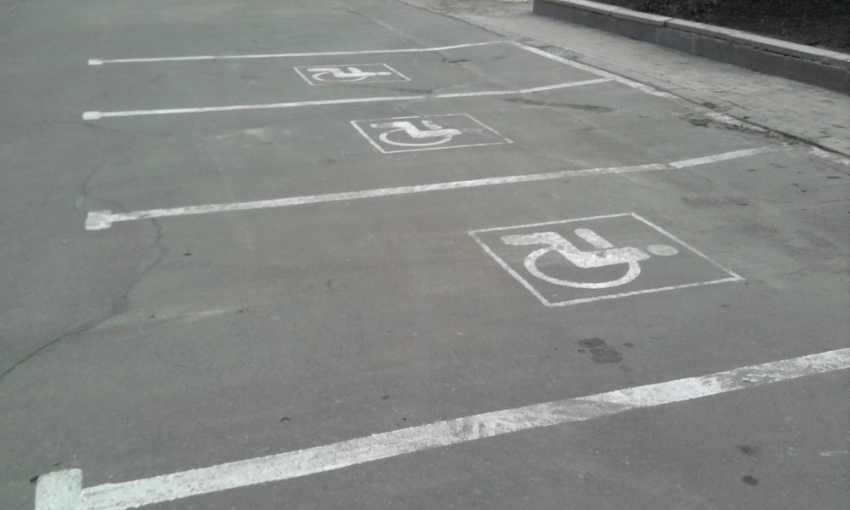 В Ростове 800 водителей «стали инвалидами» ради лучшего места на парковке 