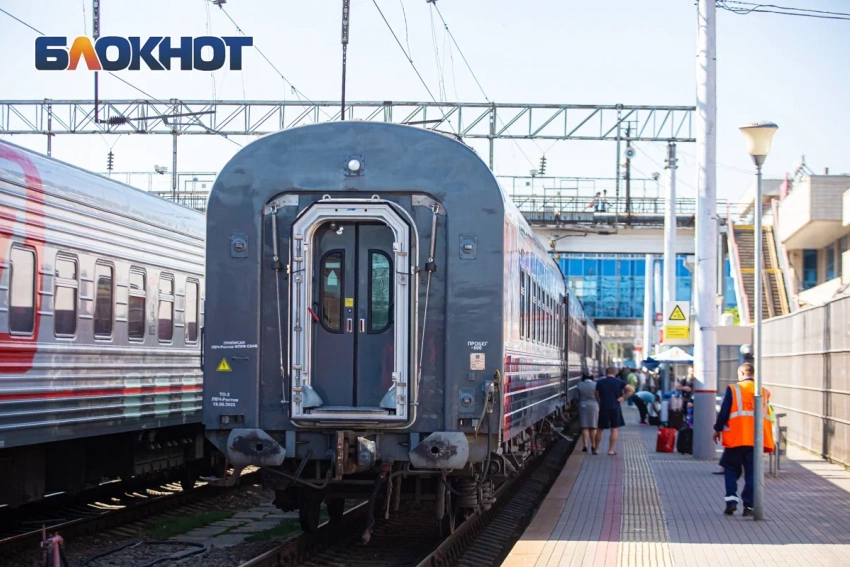 Поезда, идущие в Крым, через Ростов-на-Дону массово задерживаются 