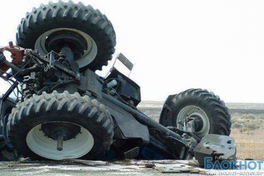 В Ростовской области в ДТП с трактором 1 погиб, 6 пострадали 