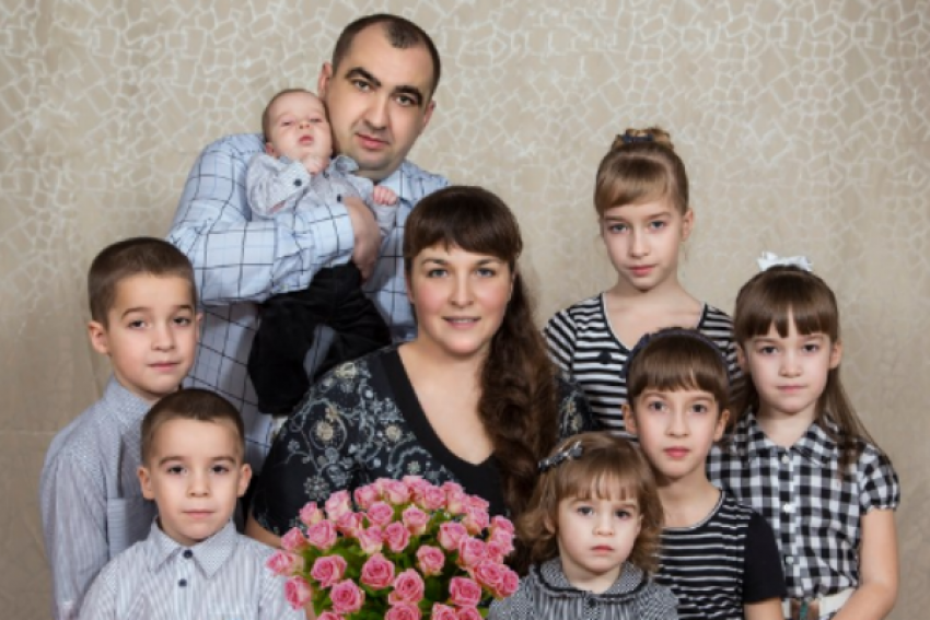 Многодетный отец из Ростова 60 раз сдал кровь, чтобы купить семье машину 