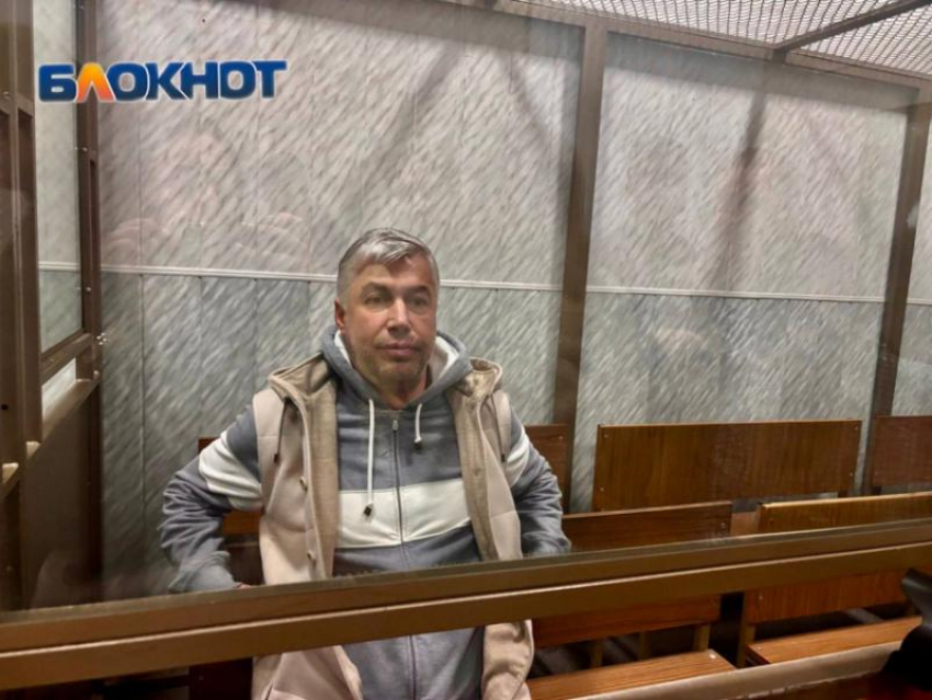 Экс-главе Ростова Алексею Логвиненко продлили арест до сентября