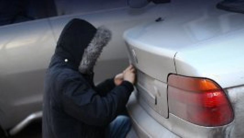 Батайчанин украл номера с четырех машин