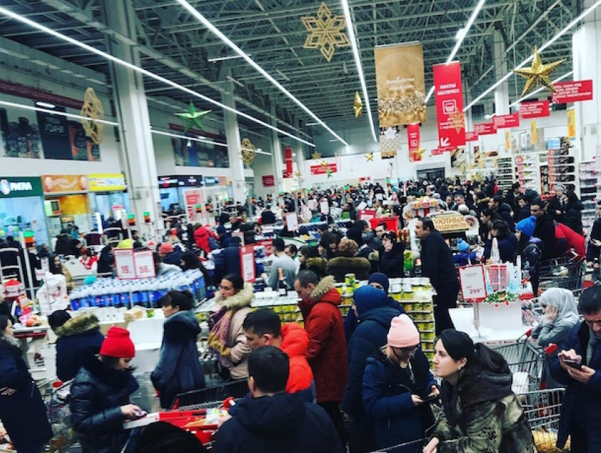 Ростовчане устроили «аншлаг» в супермаркетах города