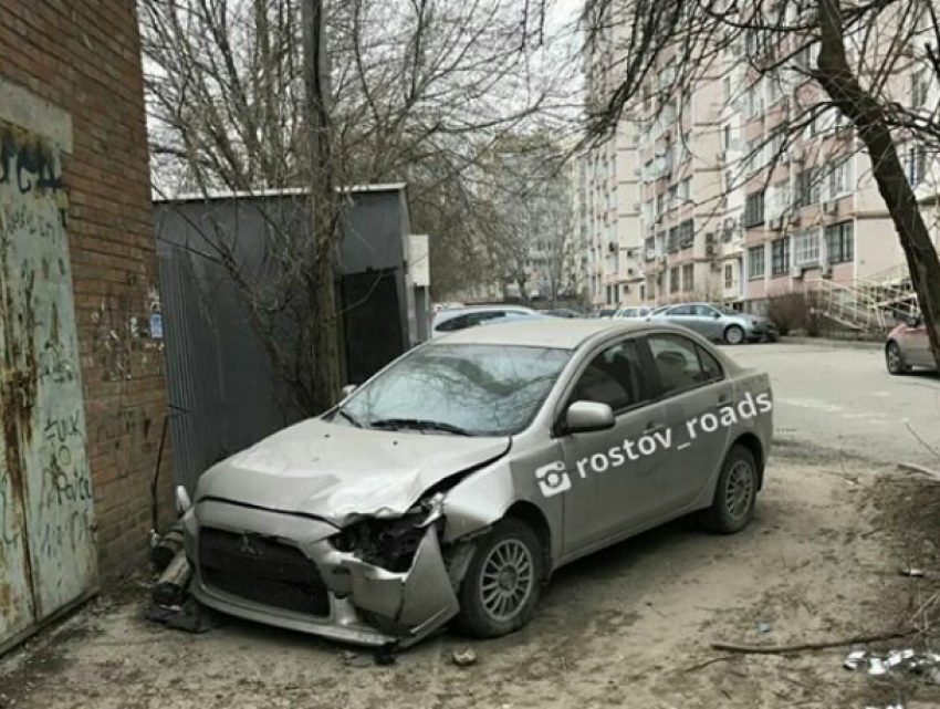 Подозрительная иномарка после ДТП разволновала жителей Ростова