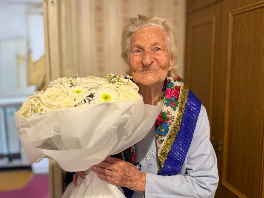 Жительница Новочеркасска отметила 100-летний юбилей