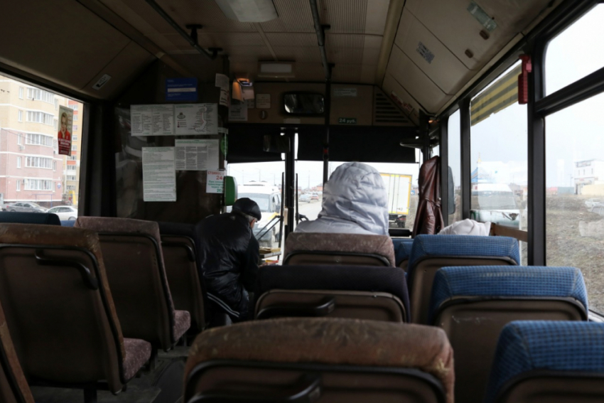 В Ростове-на-Дону во время рейда оштрафовали 83 пассажира автобусов без масок