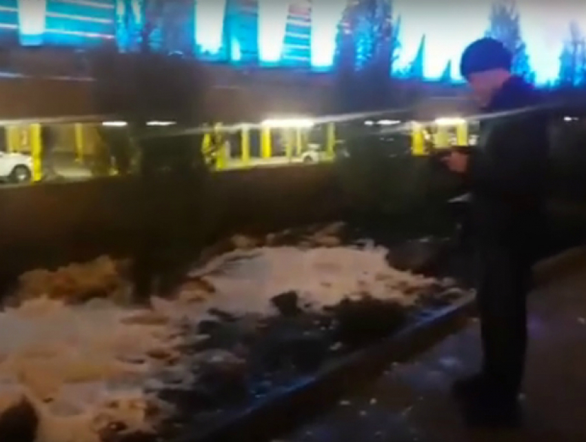 Долгожданный снег обнаружили ростовчане на улице города