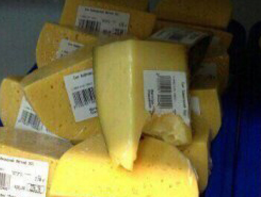 Недостаток сыра в организме побудил ростовчанина есть с полки супермаркета