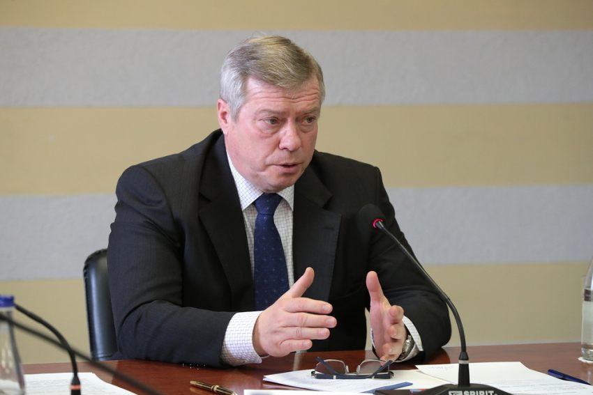 Зловонный запах коммунальной катастрофы в Таганроге поднял рейтинги губернатора Голубева
