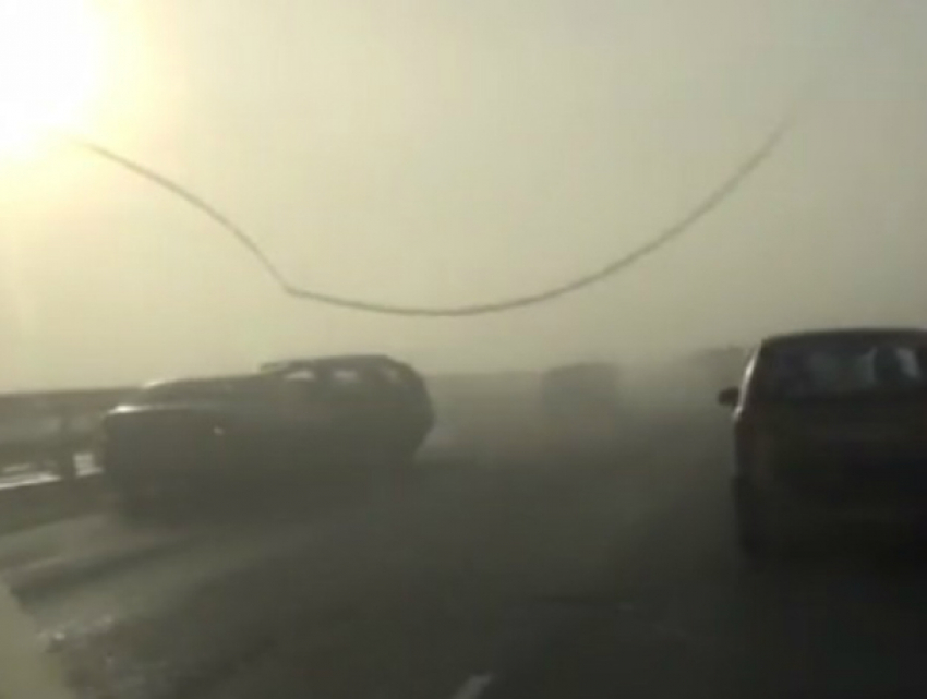 Черный лед стал причиной жуткого массового ДТП с участием 15 машин в Ростове