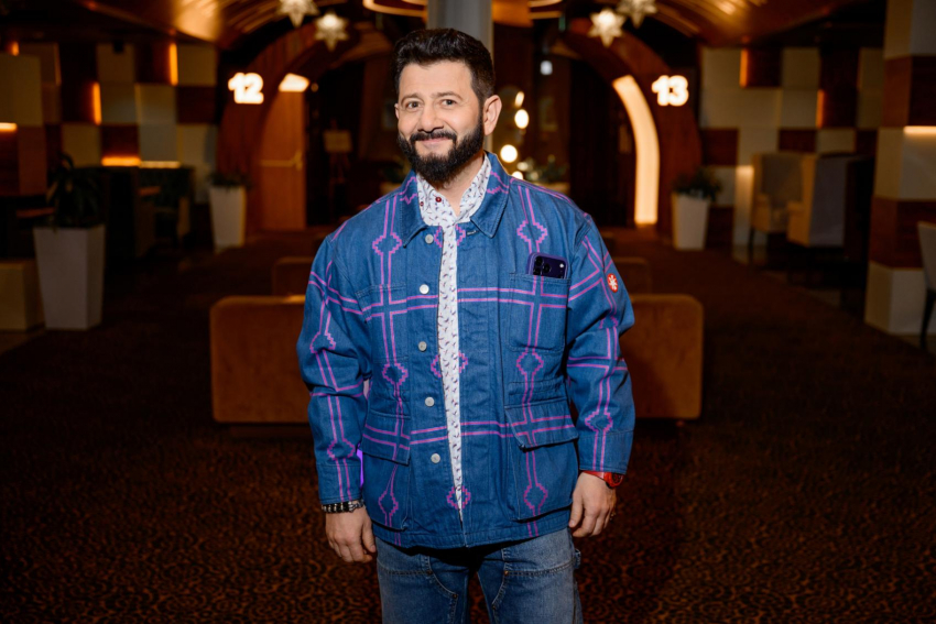 Михаил Галустян получил зачет по знанию Ростова и рассказал, как он учил болливудские танцы 