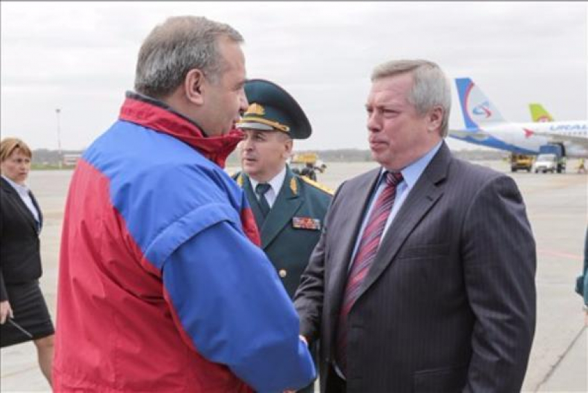 В Ростов прибыл глава МЧС Владимир Пучков