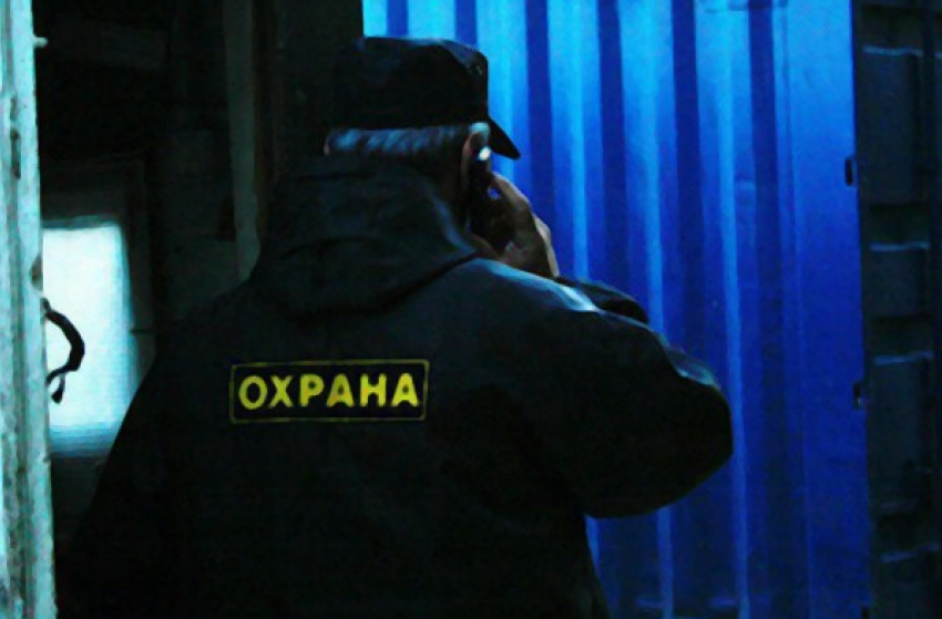 В Ростове оштрафовали казачьего атамана за охрану института без лицензии