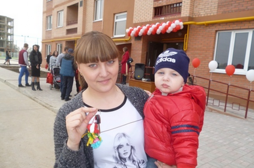 28 детей-сирот получили в Батайске новые квартиры