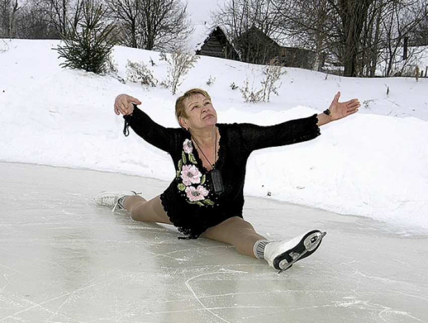 Доярка из Ростовской области превратилась в уникальную фигуристку, покорившую лед пруда