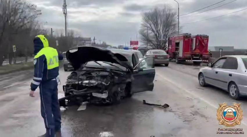 BMW полностью сгорела в ДТП с Porsche на Обсерваторной 