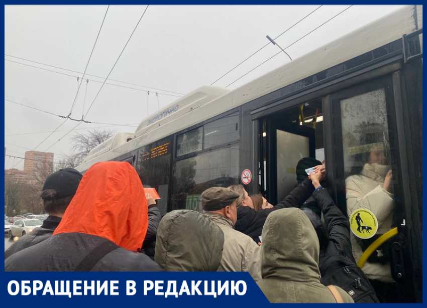 В Ростове жители Каменки не могут уехать из-за переполненных автобусов