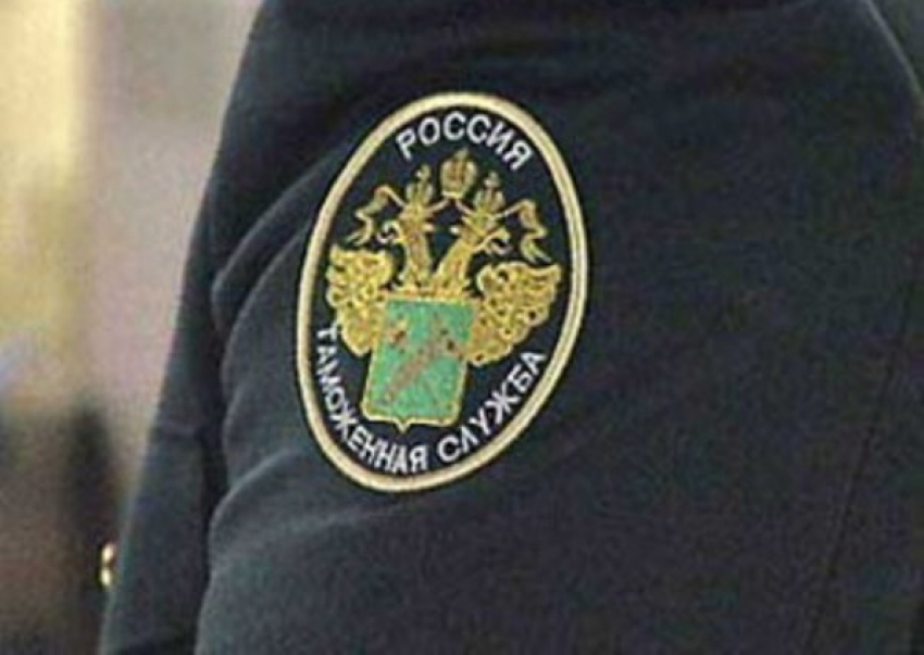 Пострадавшего при обстреле пропускного пункта Новошахтинск таможенника везут в Ростов-на-Дону