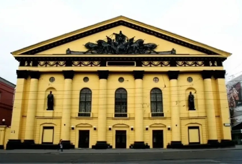 Реставрацию фасада Ростовского цирка завершат уже в этом году