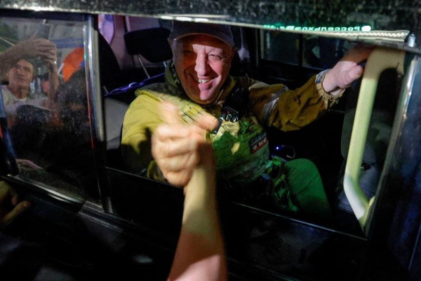 Кадр покидающего Ростов Пригожина попал в список главных фото года от Reuters