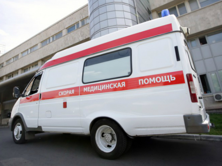 Водитель грузовика устроил массовое ДТП под Ростовом и отправил человека в больницу
