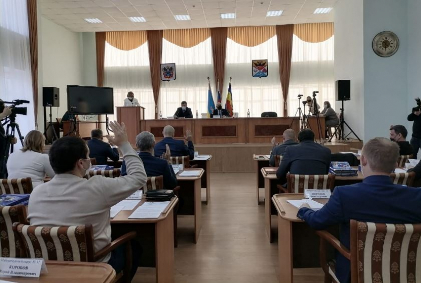 Депутат гордумы Новочеркасска пожаловался на домогательства агрессивной поклонницы