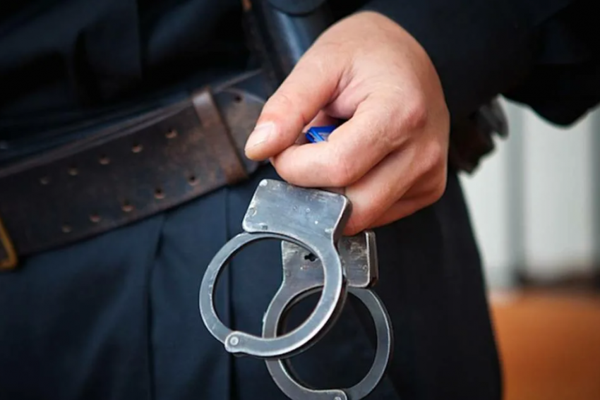 В Ростове задержали 16-летнего подростка с крупной партией наркотиков 