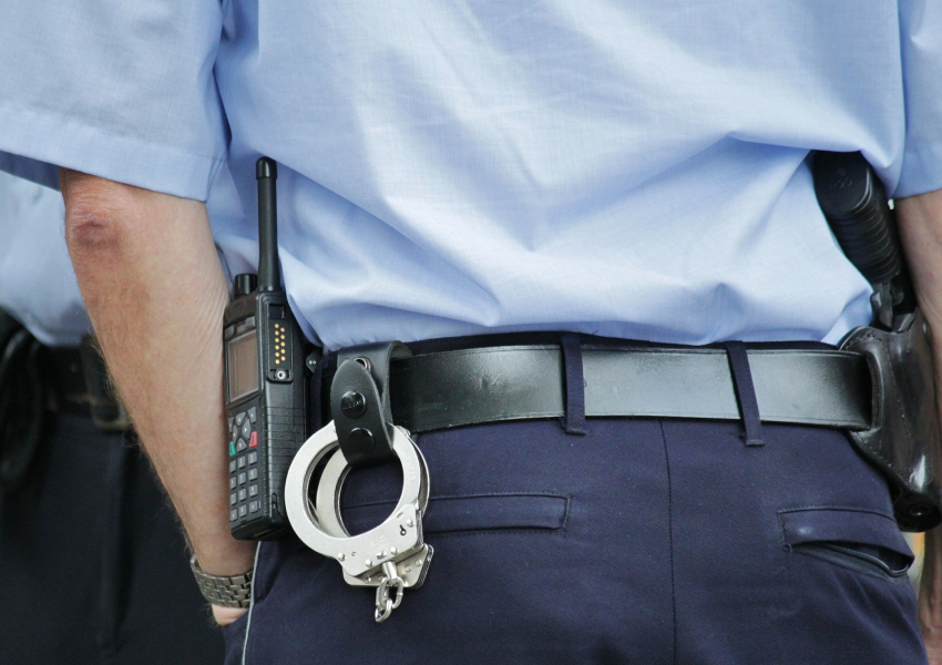 В Ростове экс-полицейский попался на взятке в размере более 1,5 млн рублей