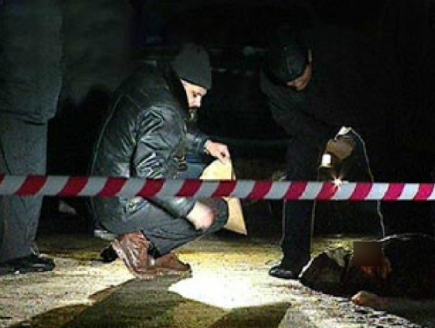 Двое мужчин ударили ножом в сердце своего знакомого и сбросили его тело в колодец на ферме Ростовской области 