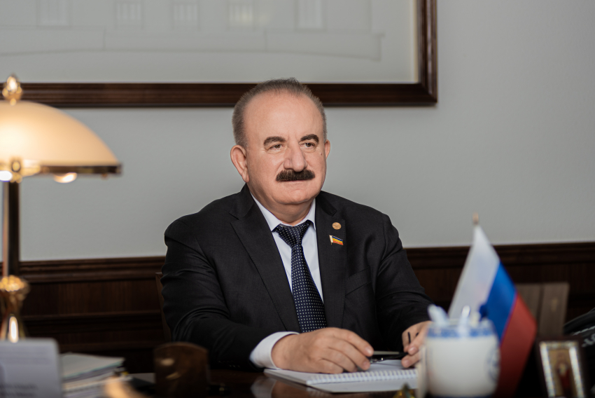 Бесарион Месхи о будущем профессий под влиянием искусственного интеллекта, и о том, кто должен управлять Ростовом, чтобы справиться с его проблемами