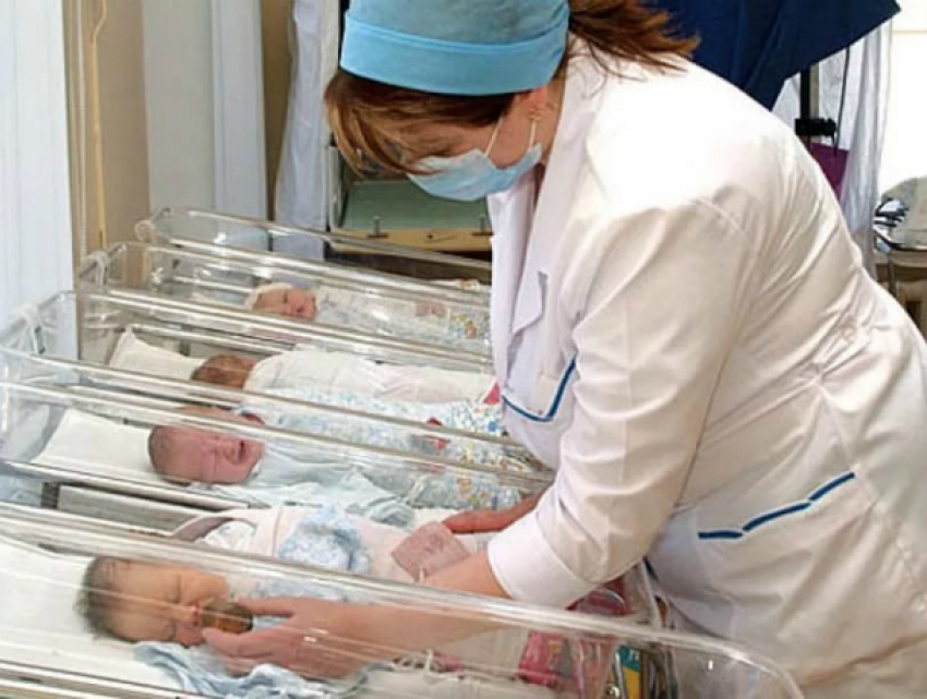 Резкое снижение рождаемости произошло в Ростовской области